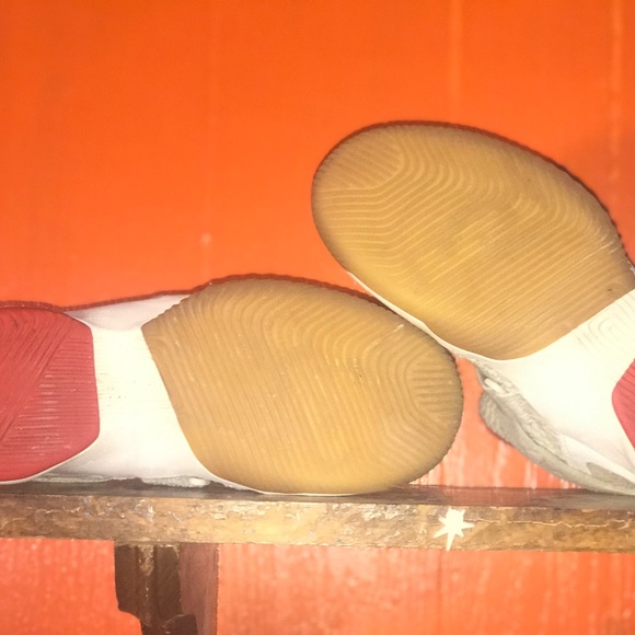 Boys LeBrons size 5y - Picture 5 of 5